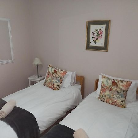 Water'S Edge Apartment Лангебан Екстериор снимка