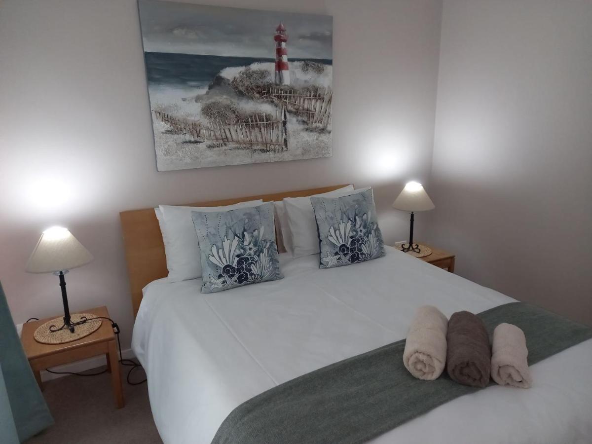Water'S Edge Apartment Лангебан Екстериор снимка