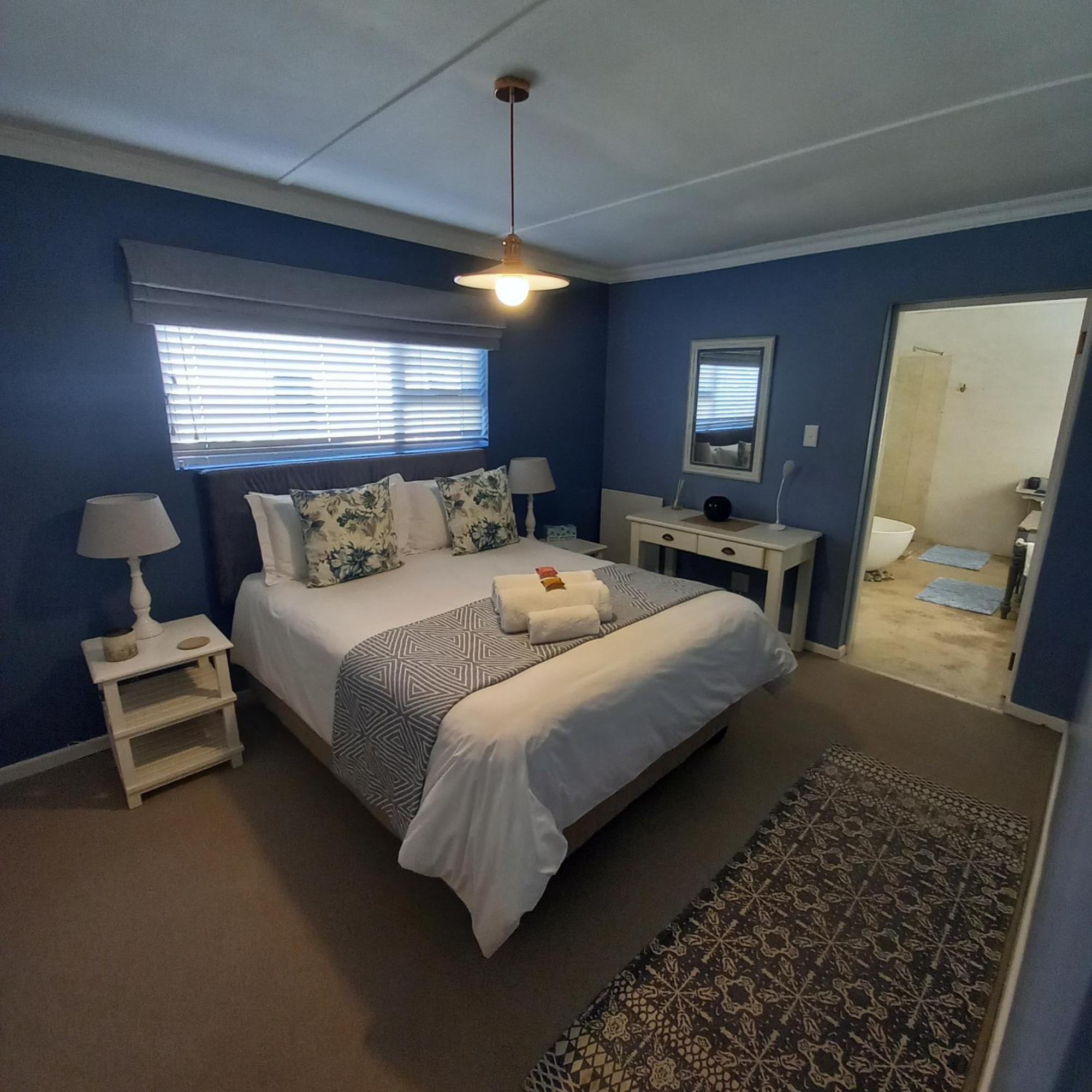 Water'S Edge Apartment Лангебан Екстериор снимка